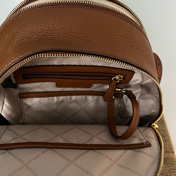 Michael Kors backpack - Picture 6 of 9